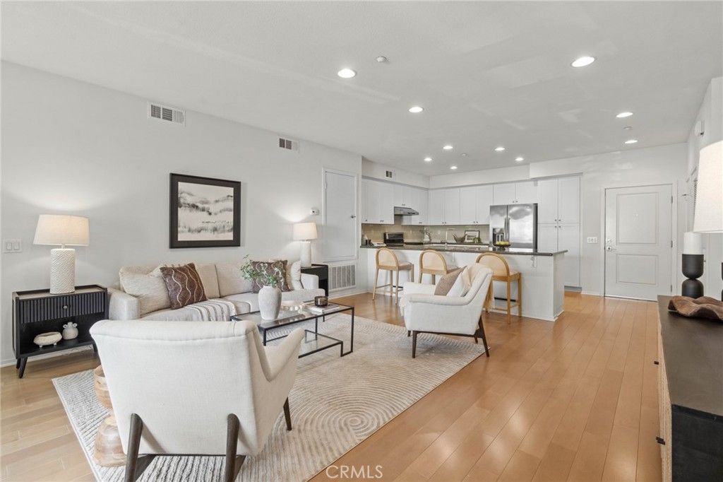 5530 Strand 201, Hawthorne, CA 90250 — photo 2