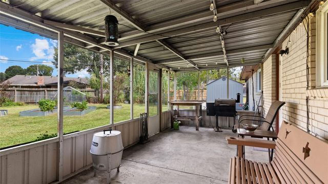 503 Allen Court, Alvin, TX 77511