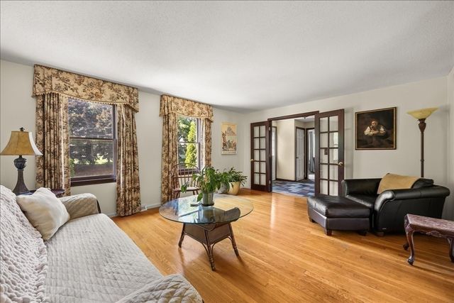 9 Fort Apache Dr, Franklin, MA 02038
