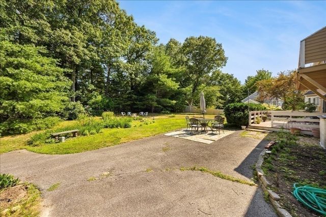 9 Fort Apache Dr, Franklin, MA 02038