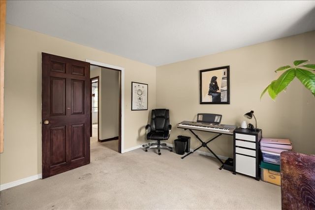 9 Fort Apache Dr, Franklin, MA 02038