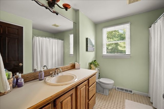 9 Fort Apache Dr, Franklin, MA 02038