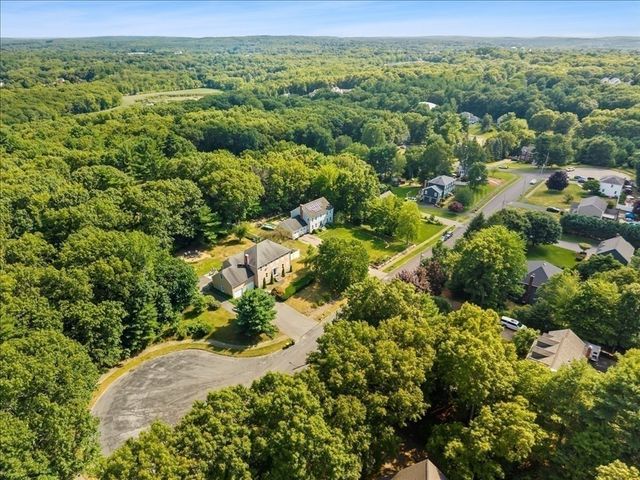 9 Fort Apache Dr, Franklin, MA 02038