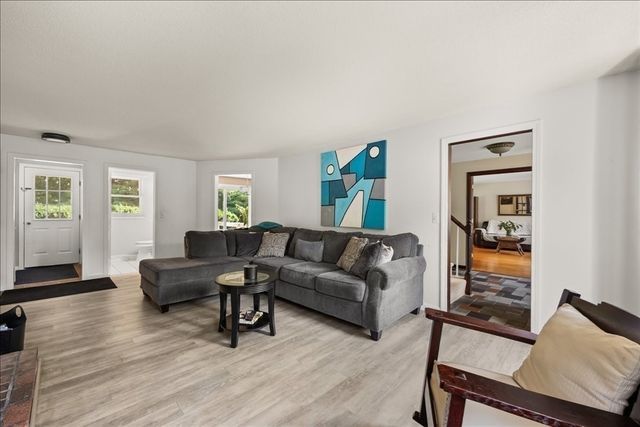 9 Fort Apache Dr, Franklin, MA 02038