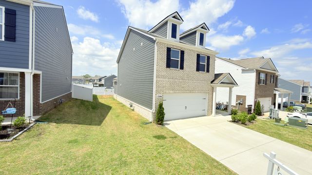 7206 Golden Way, White House, TN 37188