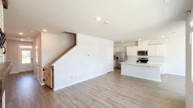 7206 Golden Way, White House, TN 37188