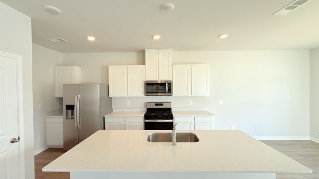 7206 Golden Way, White House, TN 37188