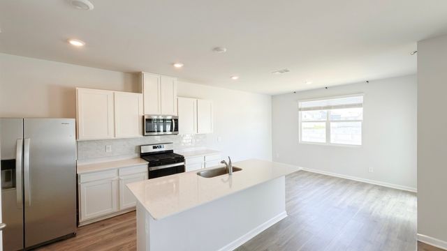 7206 Golden Way, White House, TN 37188