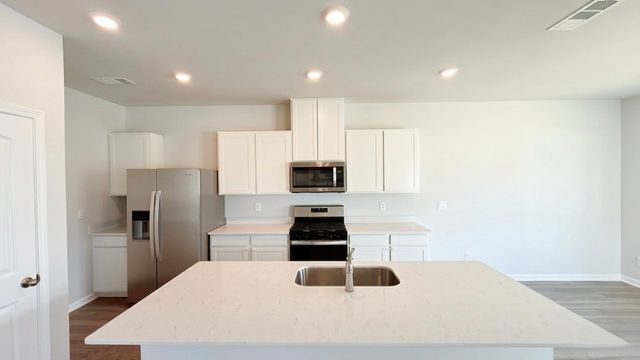 7206 Golden Way, White House, TN 37188