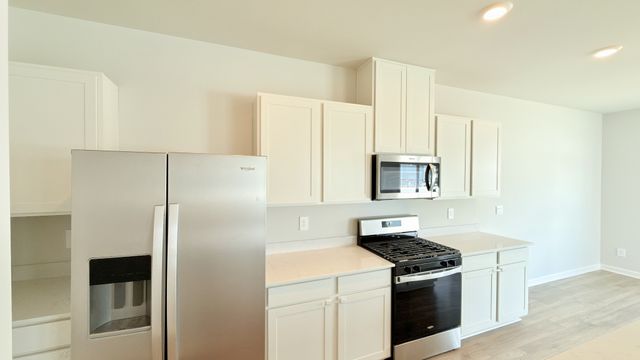7206 Golden Way, White House, TN 37188