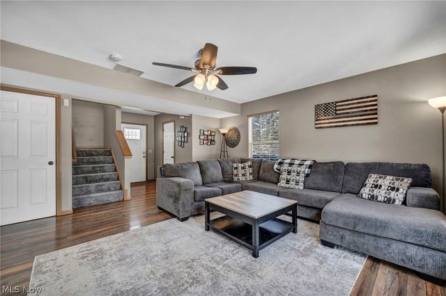 27 Kenilworth Avenue, Painesville, OH 44077