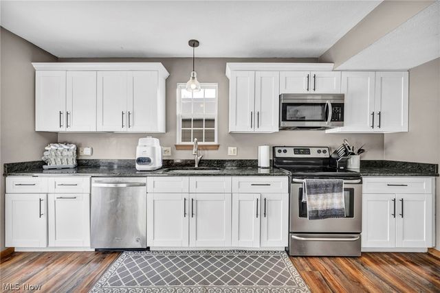 27 Kenilworth Avenue, Painesville, OH 44077