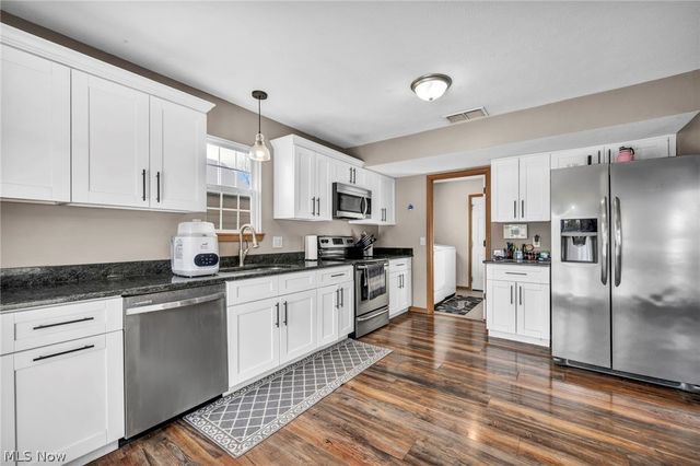 27 Kenilworth Avenue, Painesville, OH 44077