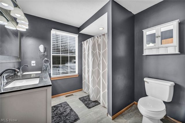 27 Kenilworth Avenue, Painesville, OH 44077