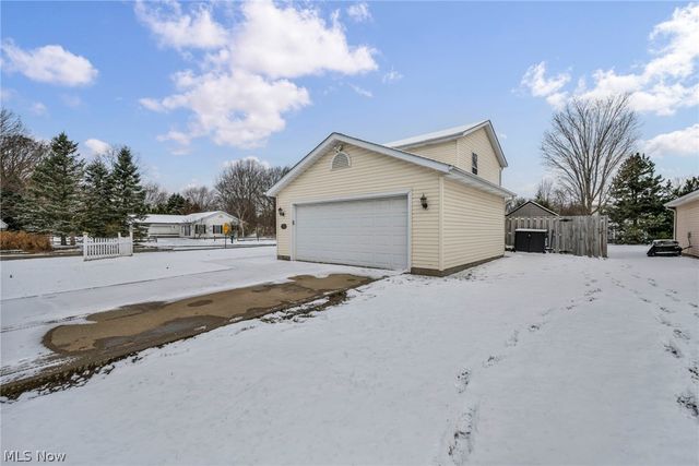 27 Kenilworth Avenue, Painesville, OH 44077