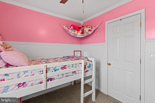 1240 WANDA DR, Hanover, PA 17331