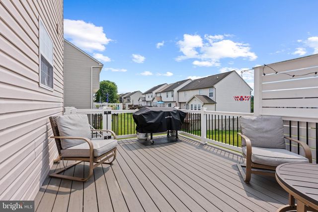1240 WANDA DR, Hanover, PA 17331