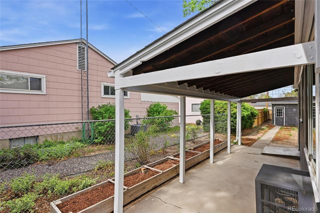 1049 Florence Street, Aurora, CO 80010