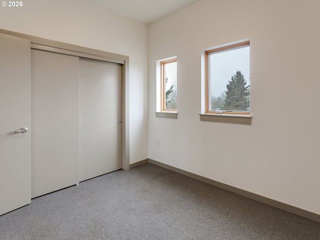 2525 N KILLINGSWORTH St 310, Portland, OR 97217