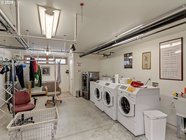 2525 N KILLINGSWORTH St 310, Portland, OR 97217