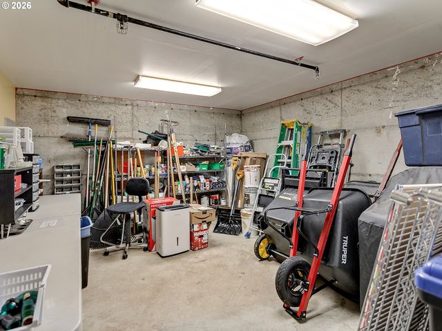 2525 N KILLINGSWORTH St 310, Portland, OR 97217