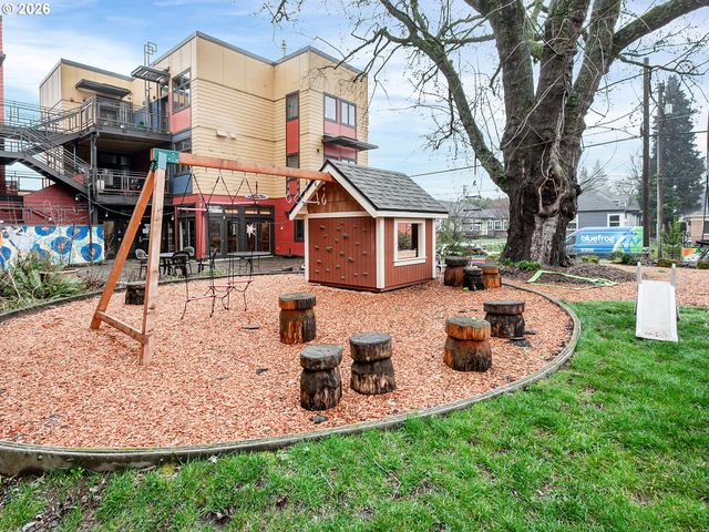 2525 N KILLINGSWORTH St 310, Portland, OR 97217