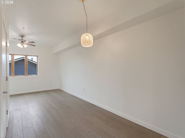 2525 N KILLINGSWORTH St 310, Portland, OR 97217