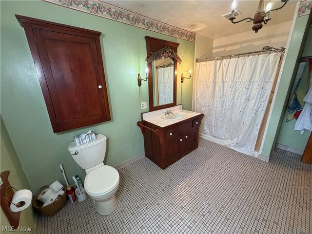 16213 Park Way, East Liverpool, OH 43920