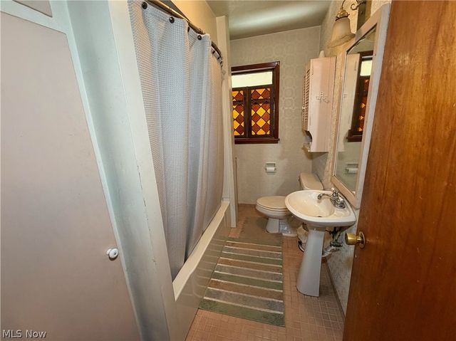 16213 Park Way, East Liverpool, OH 43920