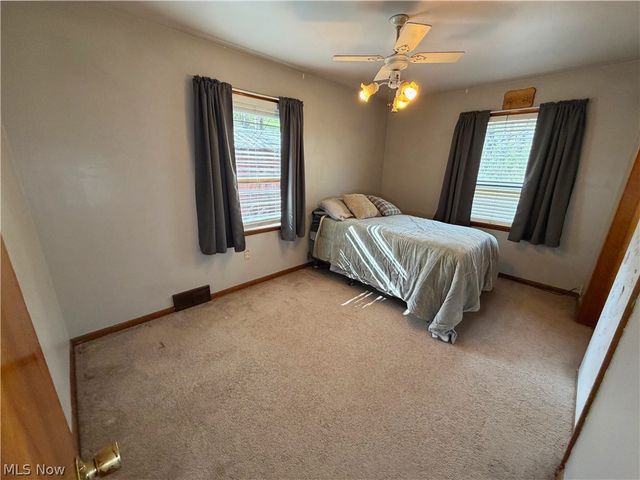 16213 Park Way, East Liverpool, OH 43920