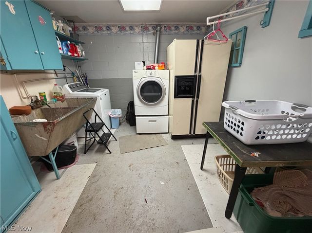 16213 Park Way, East Liverpool, OH 43920