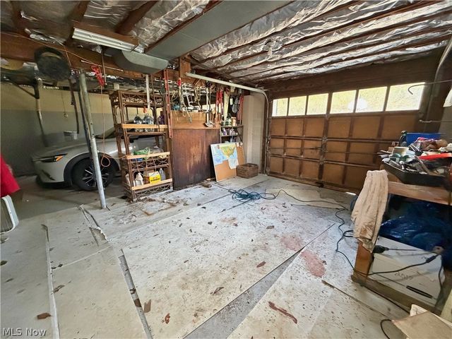 16213 Park Way, East Liverpool, OH 43920