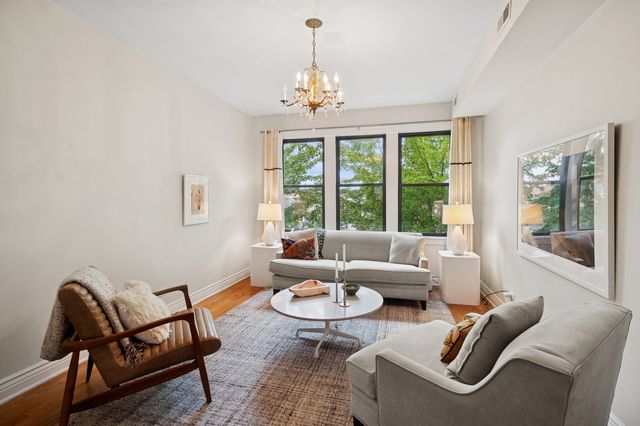 2709 W ALTGELD Avenue 3, Chicago, IL 60647