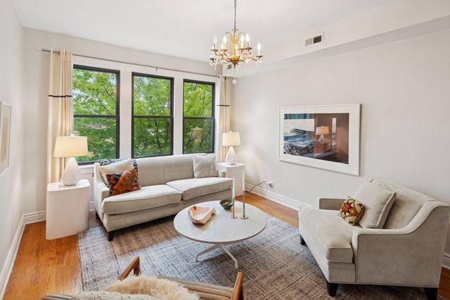 2709 W ALTGELD Avenue 3, Chicago, IL 60647