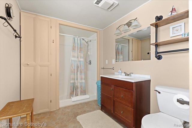 6997 Lakeshore Road, Worth Township, MI 48450