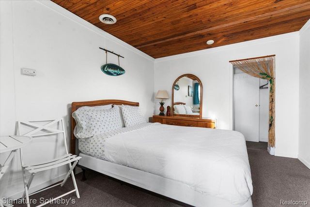 6997 Lakeshore Road, Worth Township, MI 48450