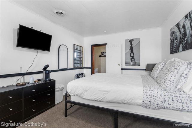 6997 Lakeshore Road, Worth Township, MI 48450