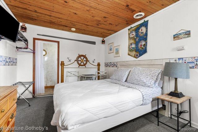 6997 Lakeshore Road, Worth Township, MI 48450