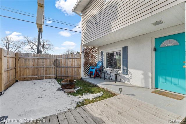 6997 Lakeshore Road, Worth Township, MI 48450