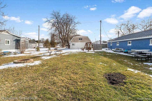 6997 Lakeshore Road, Worth Township, MI 48450