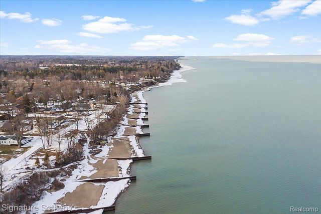 6997 Lakeshore Road, Worth Township, MI 48450