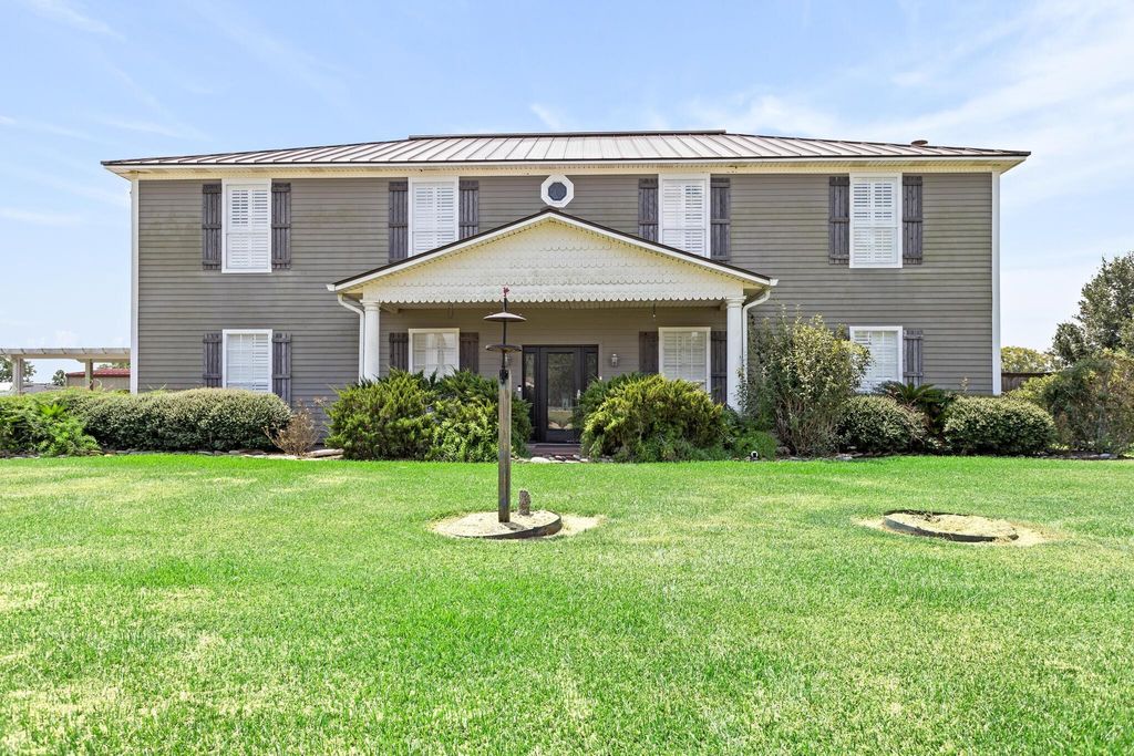 9689 Mallot Rd, Beaumont, TX 77713