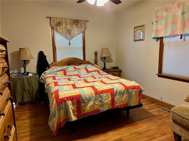 308 E Cleveland Street, Prairie Grove, AR 72753