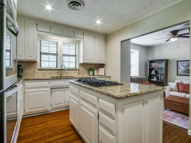 3644 W Seminary Drive, Fort Worth, TX 76109