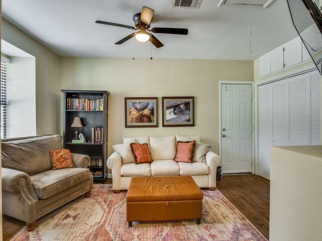3644 W Seminary Drive, Fort Worth, TX 76109