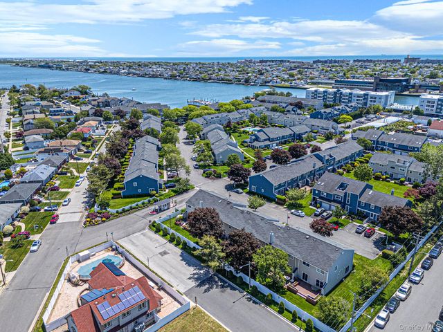 100 Baker Court 31, Island Park, NY 11558
