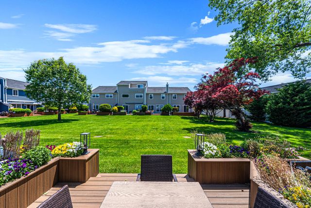 100 Baker Court 31, Island Park, NY 11558