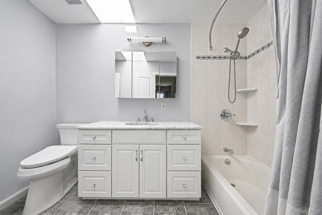 100 Baker Court 31, Island Park, NY 11558