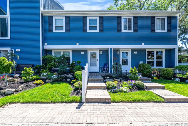 100 Baker Court 31, Island Park, NY 11558
