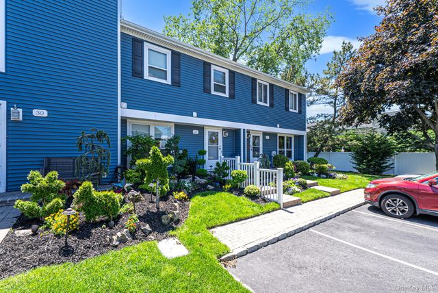 100 Baker Court 31, Island Park, NY 11558